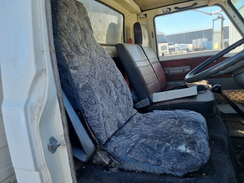 1985 FORD CARGO TRUCK