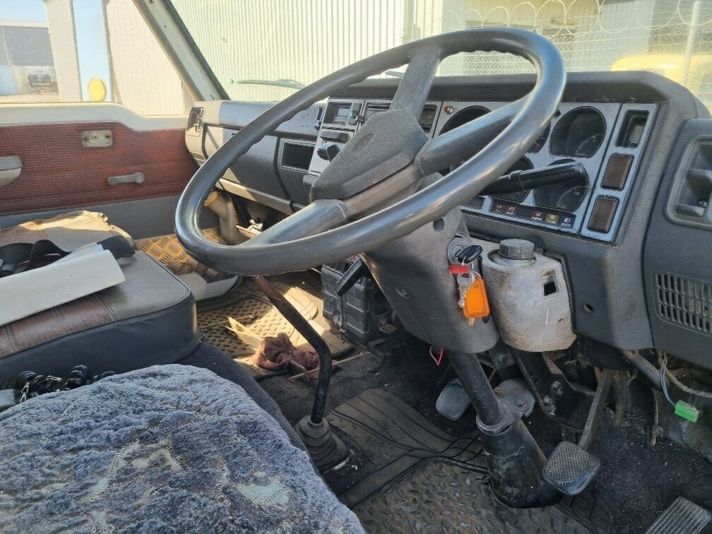 1985 FORD CARGO TRUCK