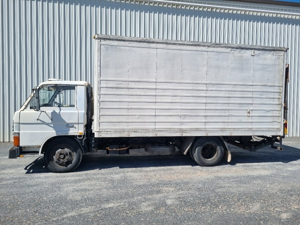 1985 FORD CARGO TRUCK