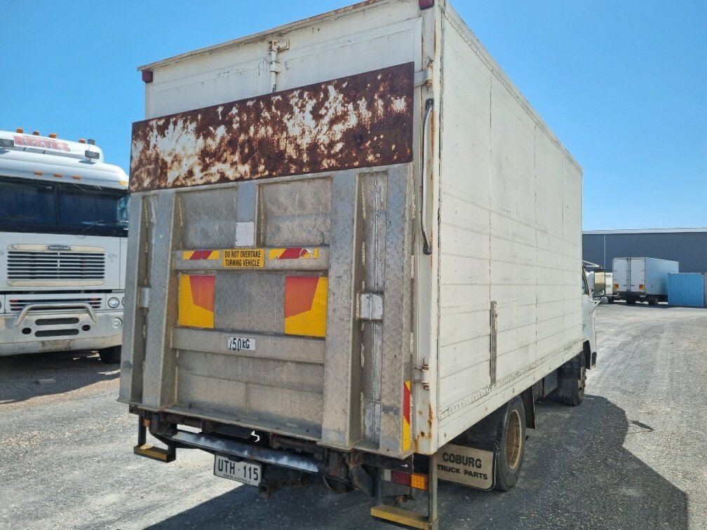 1985 FORD CARGO TRUCK