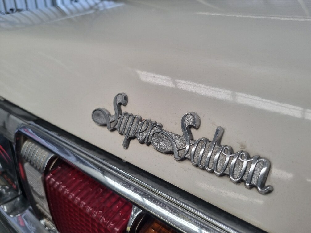 1976 TOYOTA CROWN SUPER SALOON AUTOMATIC 4D SEDAN