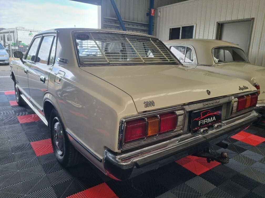 1976 TOYOTA CROWN SUPER SALOON AUTOMATIC 4D SEDAN