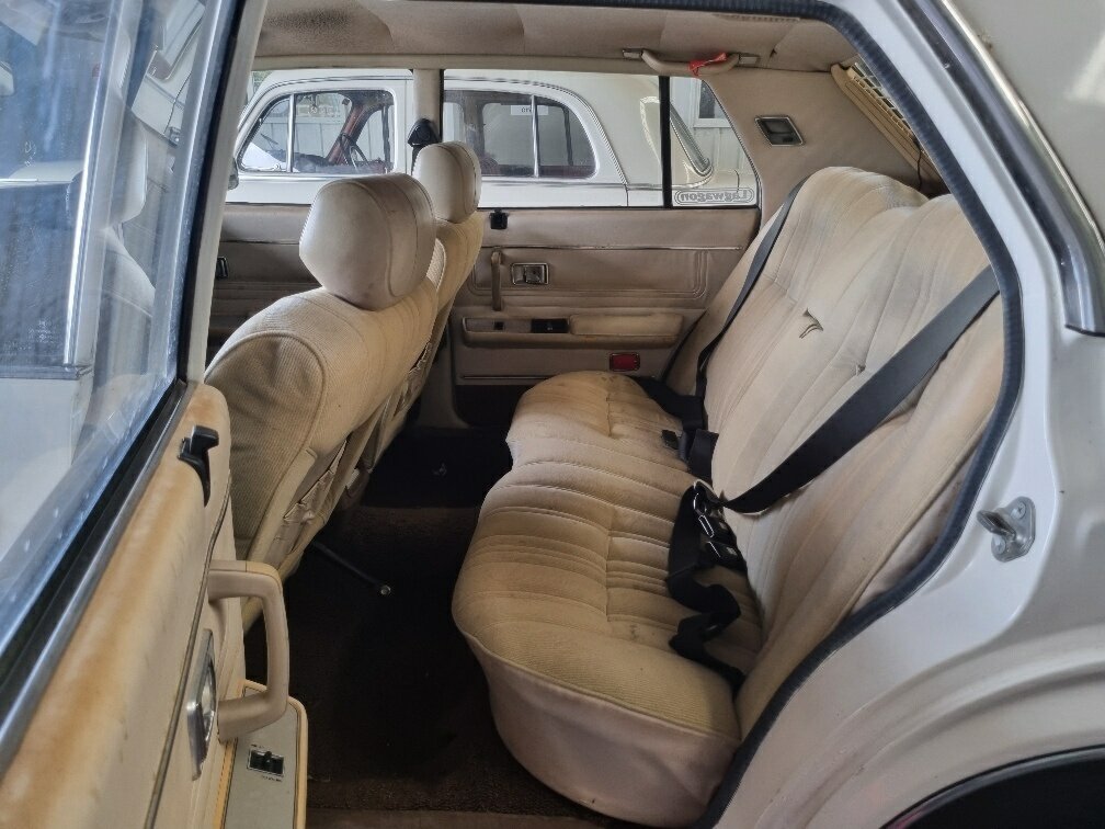1976 TOYOTA CROWN SUPER SALOON AUTOMATIC 4D SEDAN
