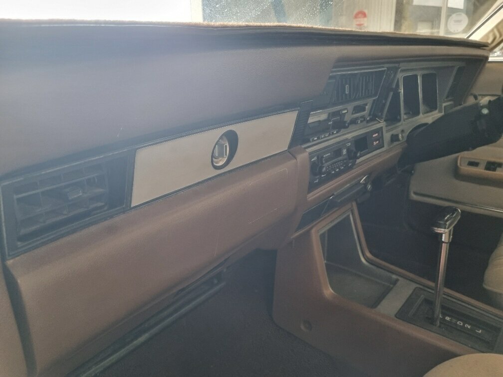 1976 TOYOTA CROWN SUPER SALOON AUTOMATIC 4D SEDAN