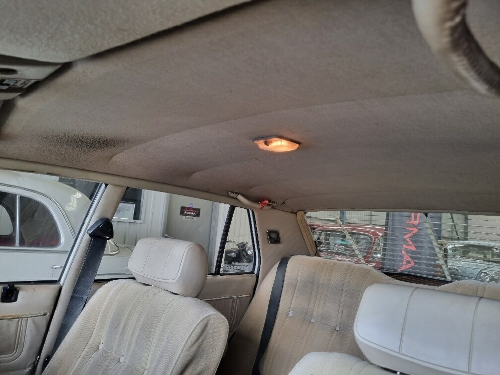 1976 TOYOTA CROWN SUPER SALOON AUTOMATIC 4D SEDAN