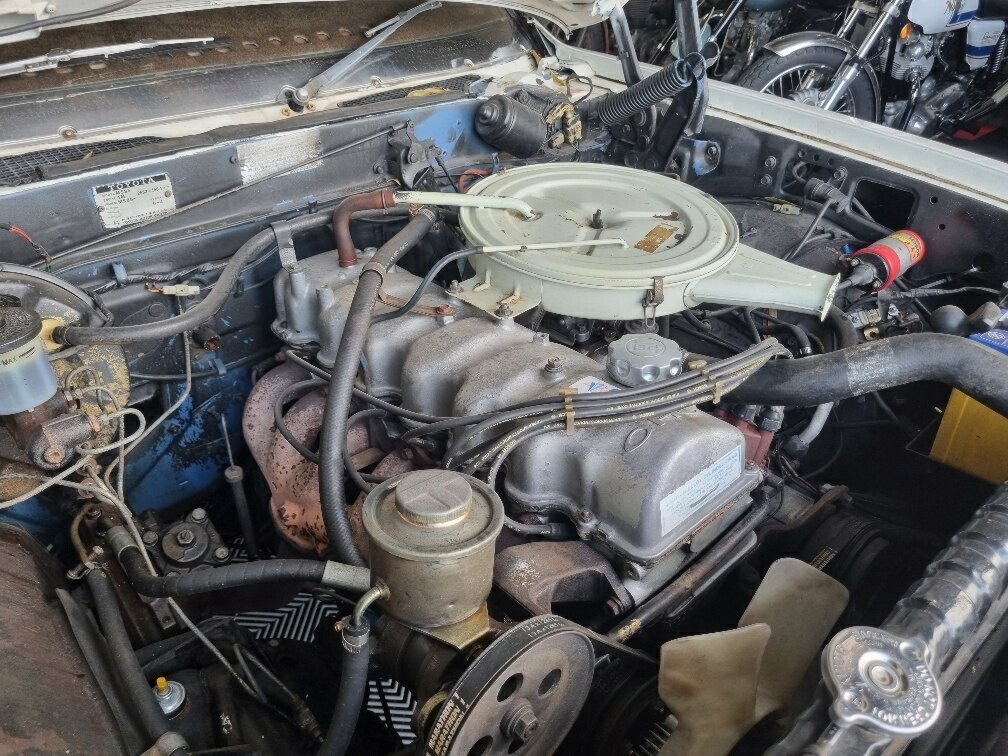 1976 TOYOTA CROWN SUPER SALOON AUTOMATIC 4D SEDAN