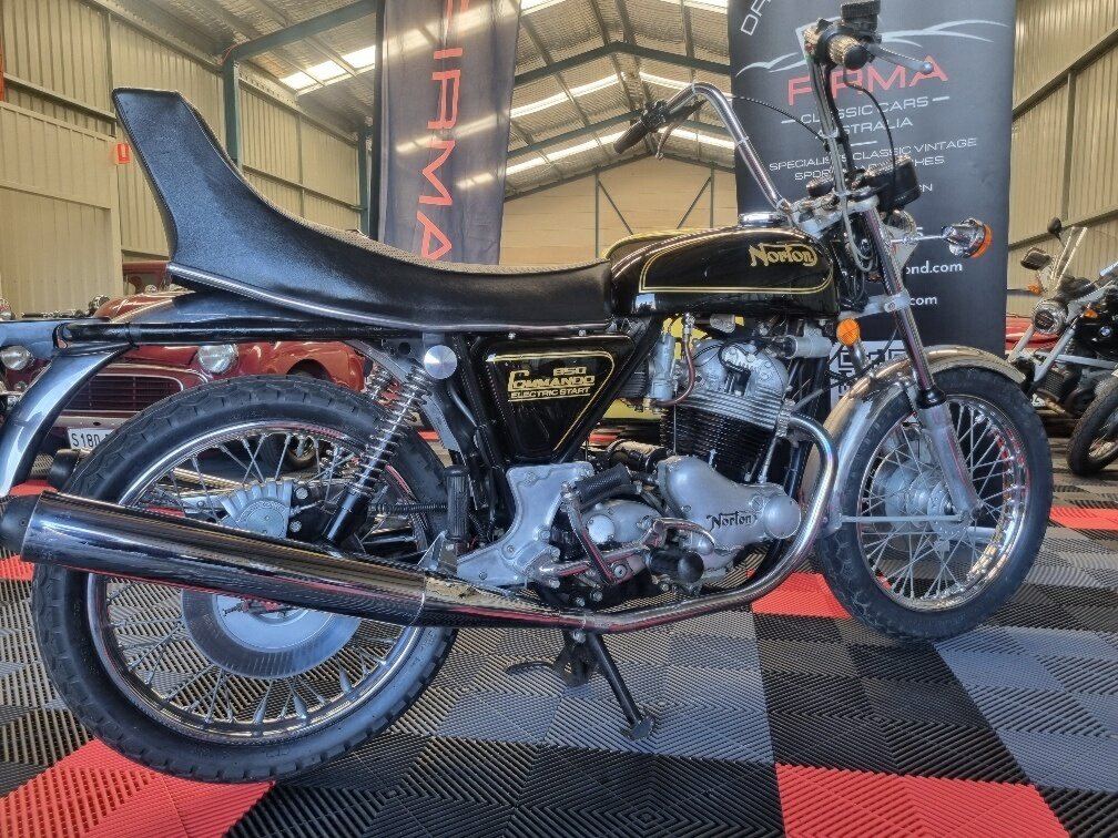 1975 NORTON COMMANDO 850 ROAD