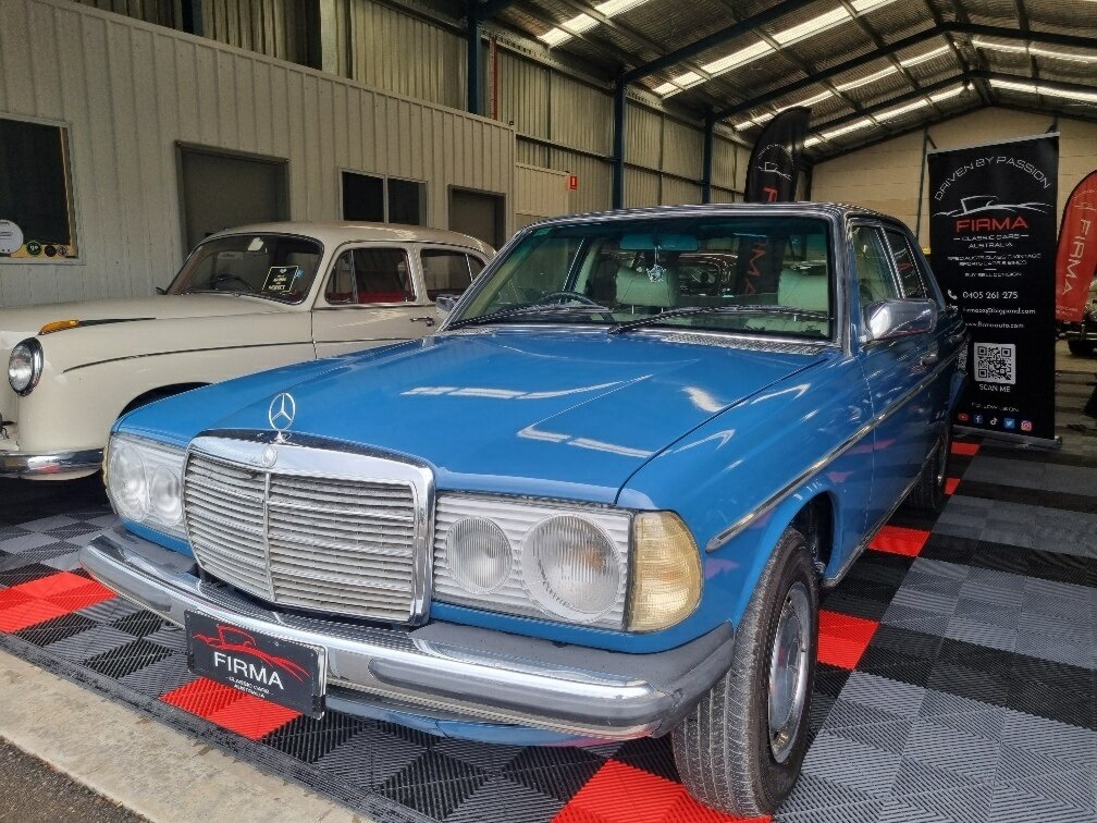 1979 MERCEDES-BENZ 300D AUTOMATIC SEDAN