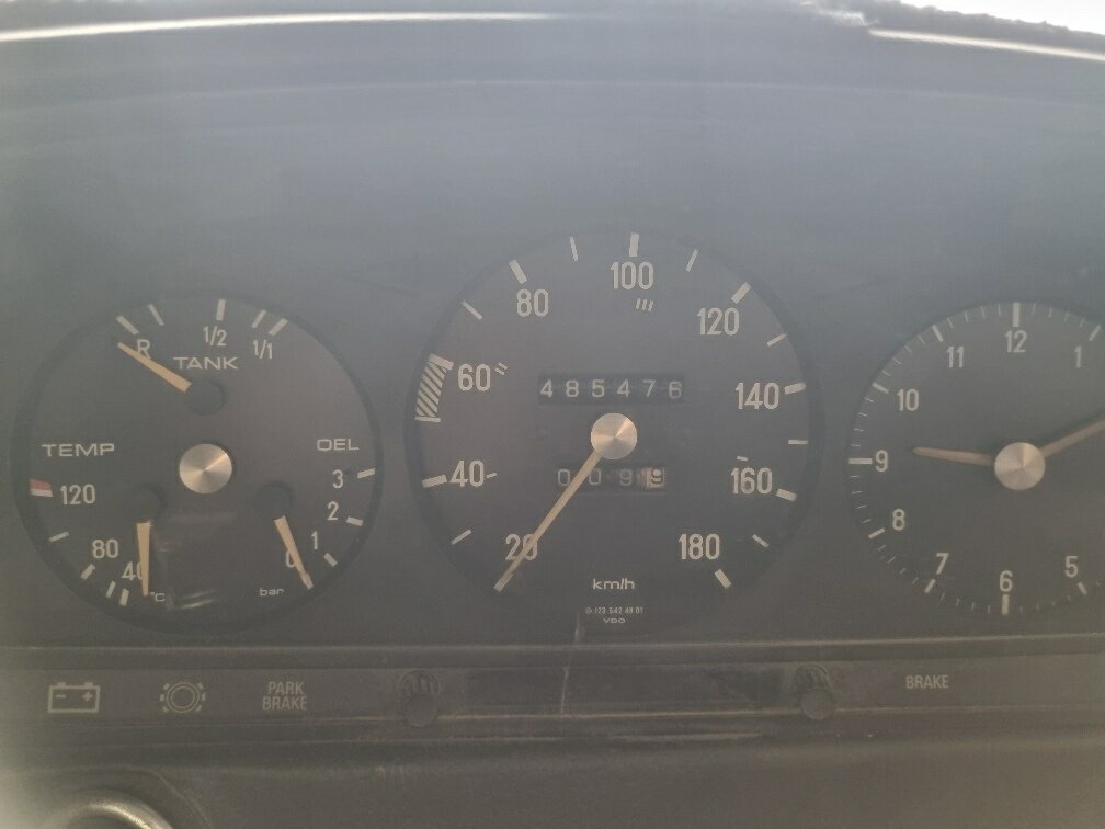 1979 MERCEDES-BENZ 300D AUTOMATIC SEDAN