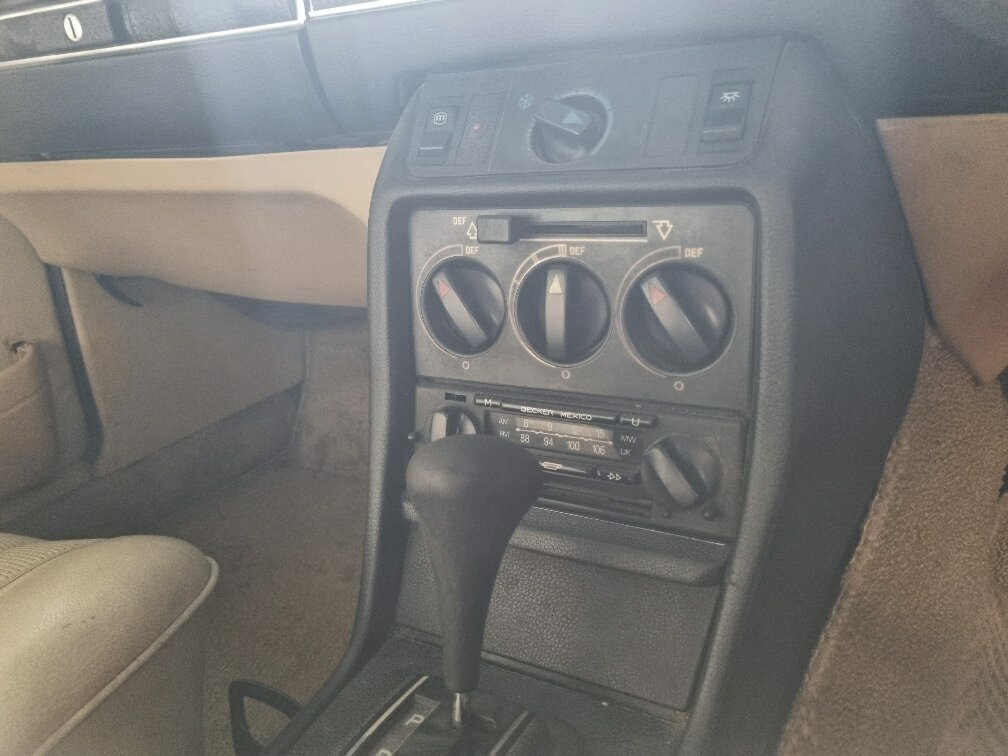 1979 MERCEDES-BENZ 300D AUTOMATIC SEDAN