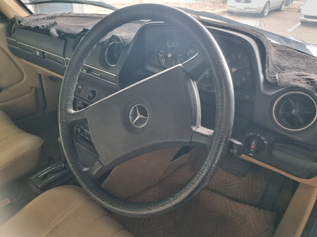 1979 MERCEDES-BENZ 300D AUTOMATIC SEDAN