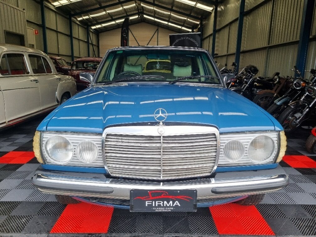 1979 MERCEDES-BENZ 300D AUTOMATIC SEDAN