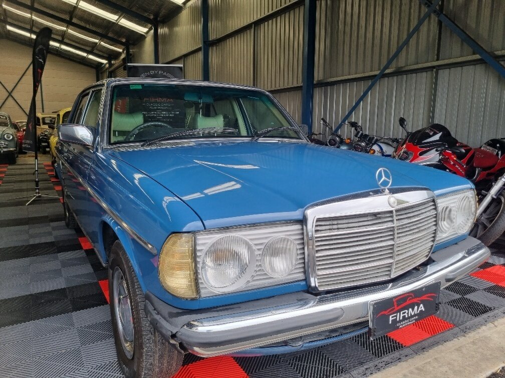 1979 MERCEDES-BENZ 300D AUTOMATIC SEDAN
