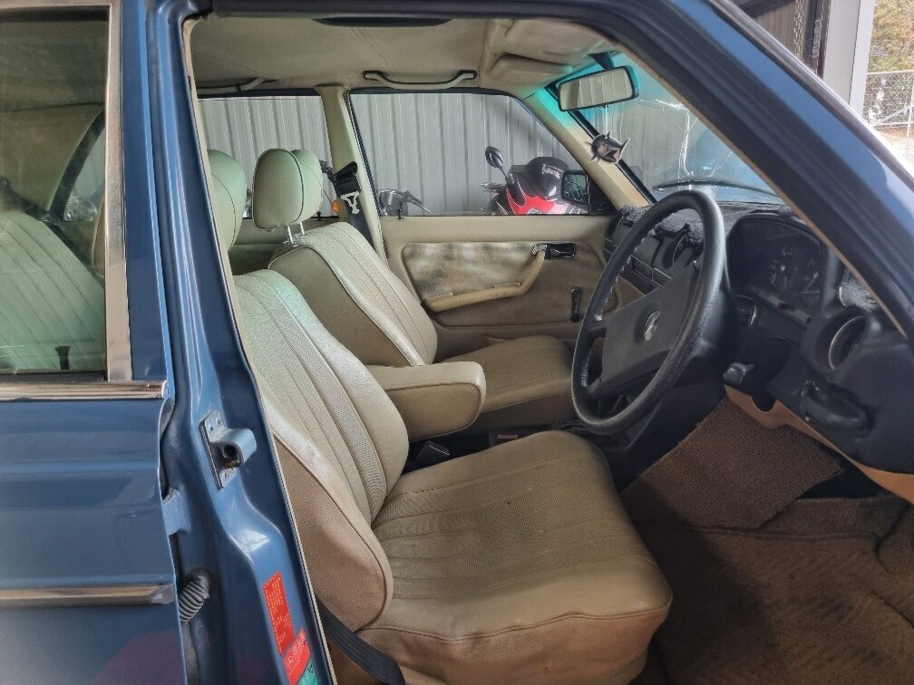 1979 MERCEDES-BENZ 300D AUTOMATIC SEDAN