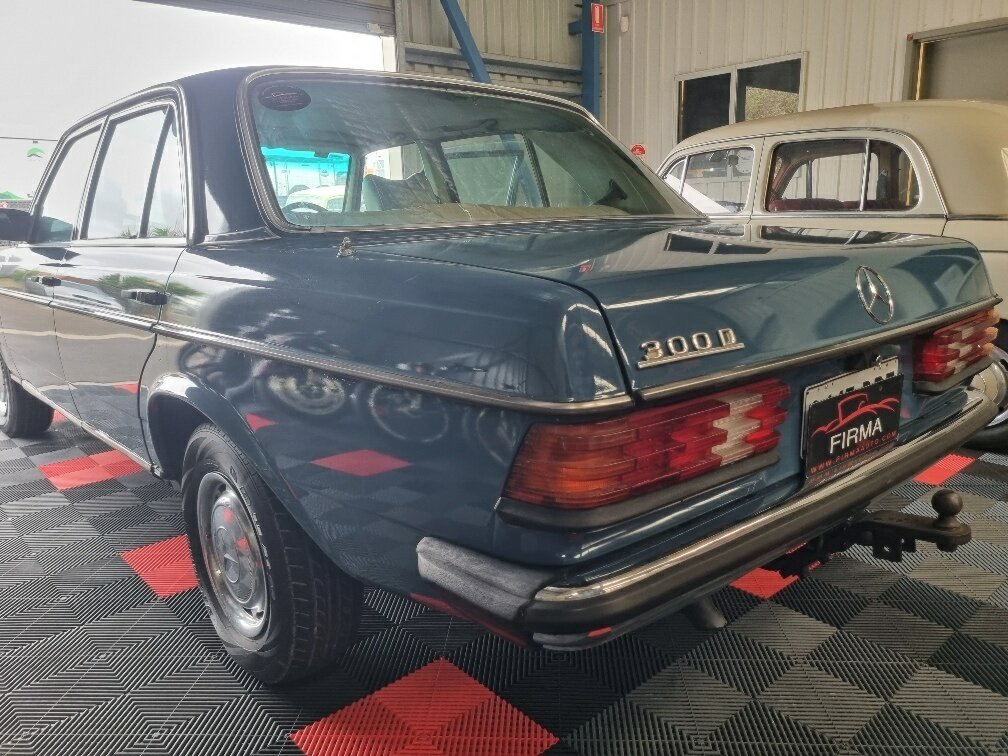 1979 MERCEDES-BENZ 300D AUTOMATIC SEDAN
