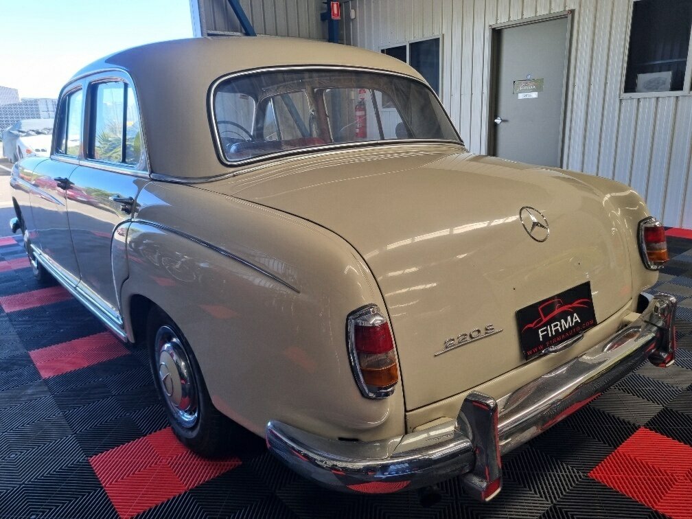 1957 MERCEDES-BENZ 220S W180 SEDAN