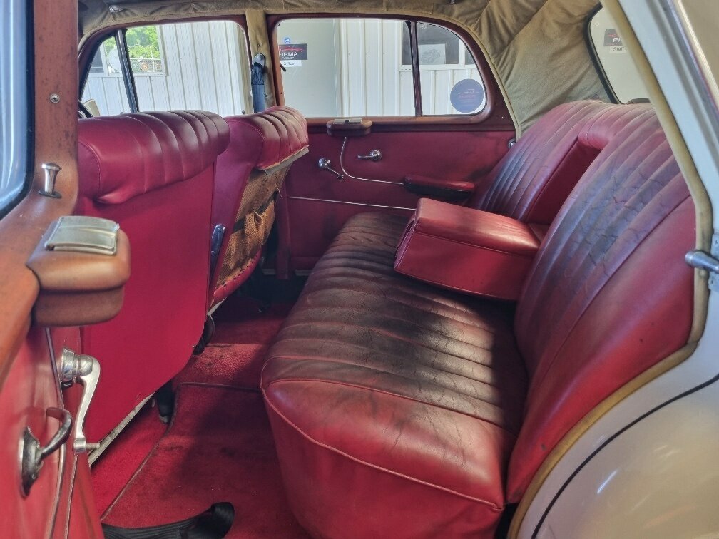 1957 MERCEDES-BENZ 220S W180 SEDAN