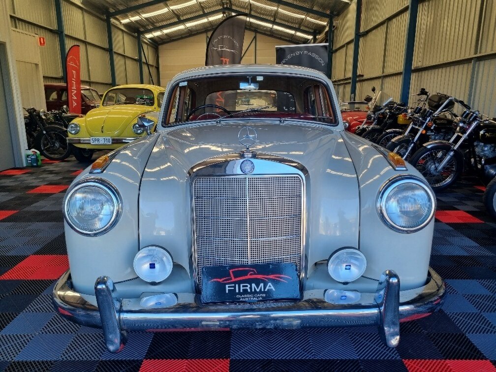 1957 MERCEDES-BENZ 220S W180 SEDAN