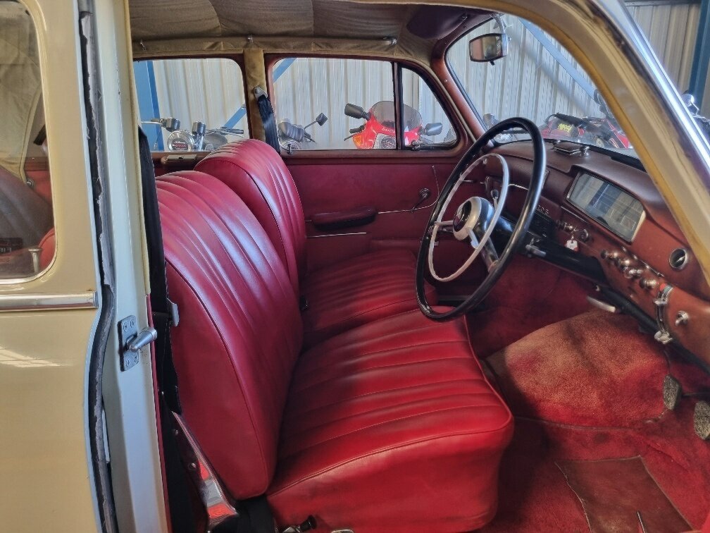 1957 MERCEDES-BENZ 220S W180 SEDAN