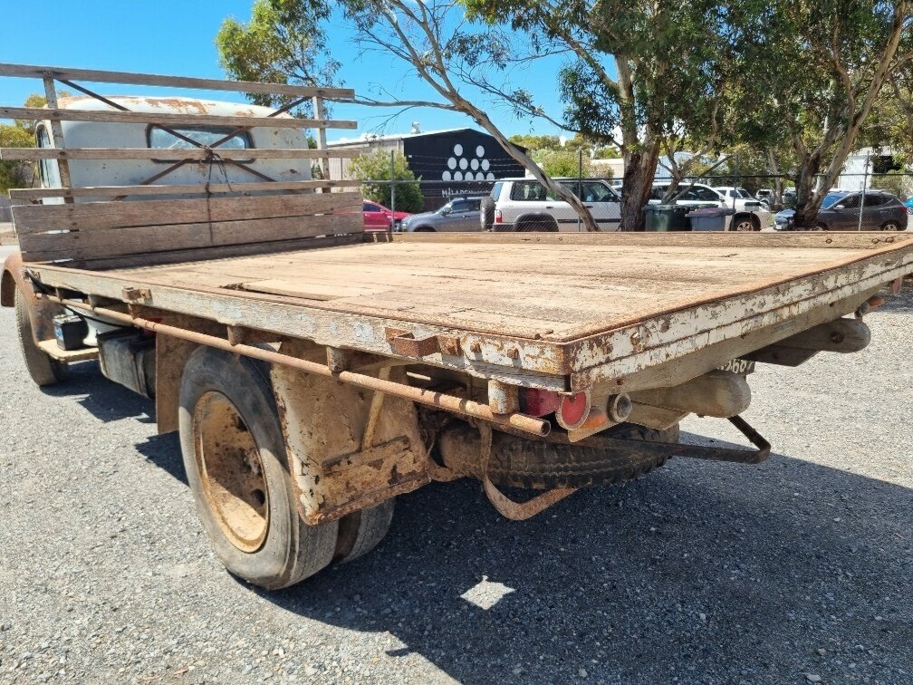 1947 BEDFORD TRUCK