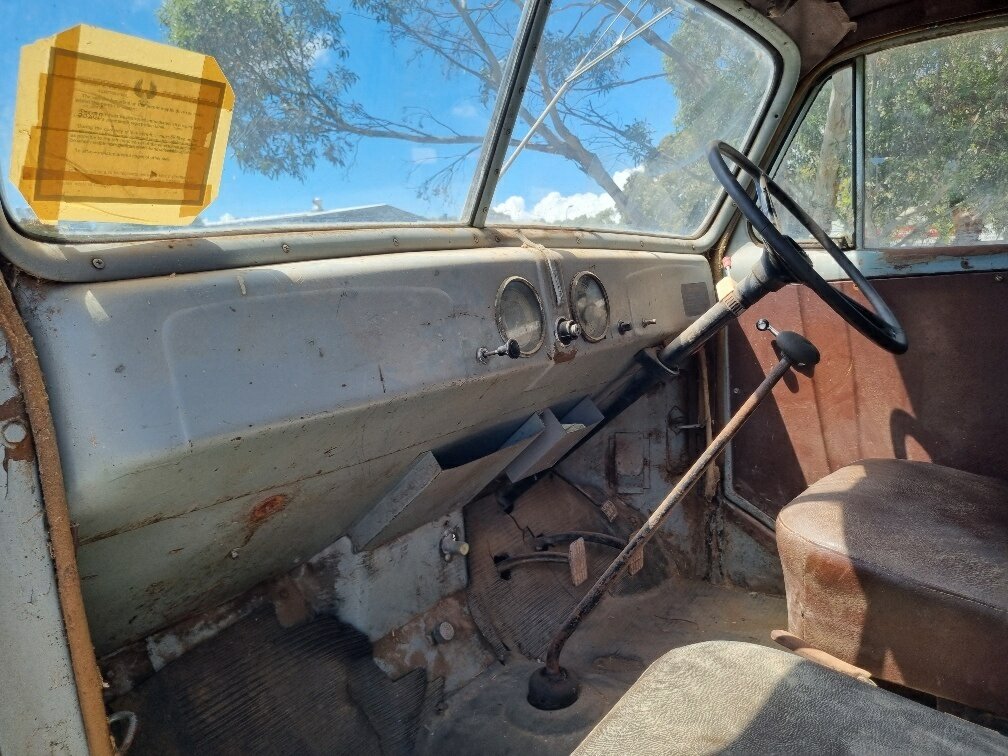 1947 BEDFORD TRUCK
