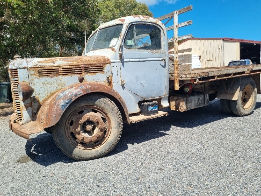 1947 BEDFORD TRUCK