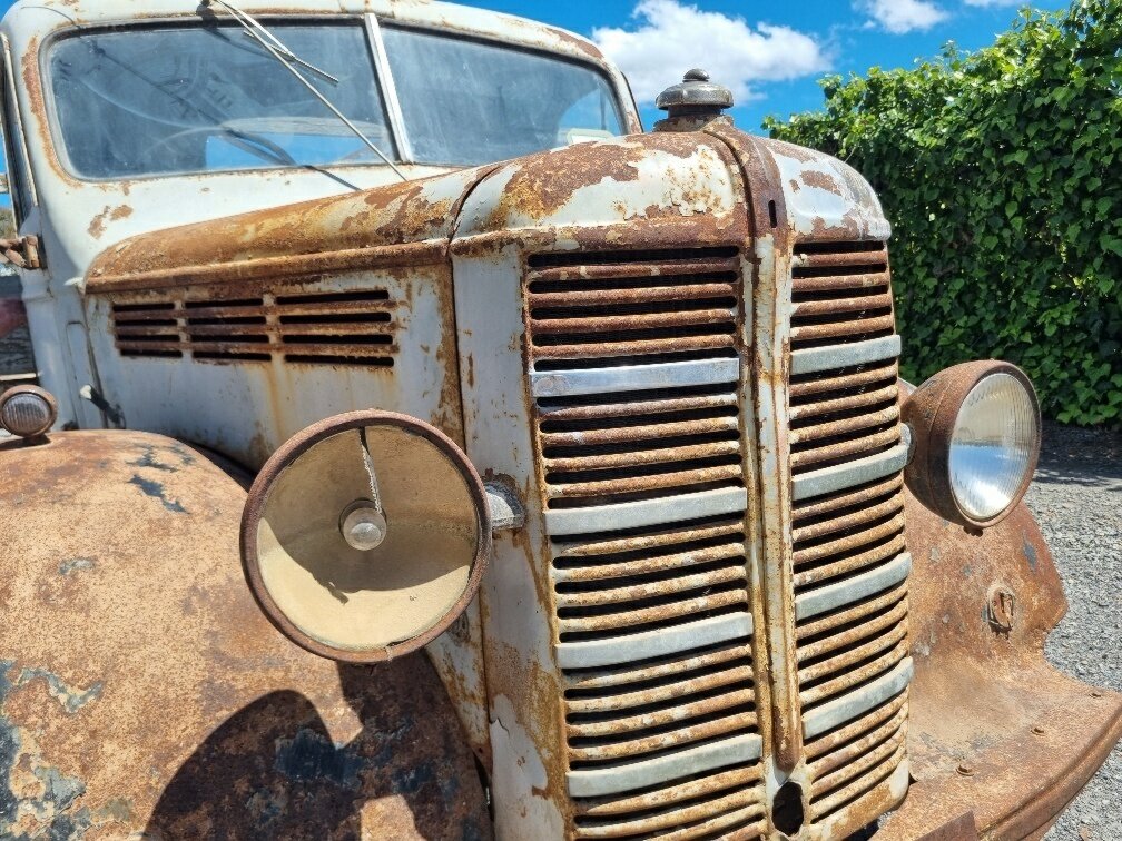 1947 BEDFORD TRUCK