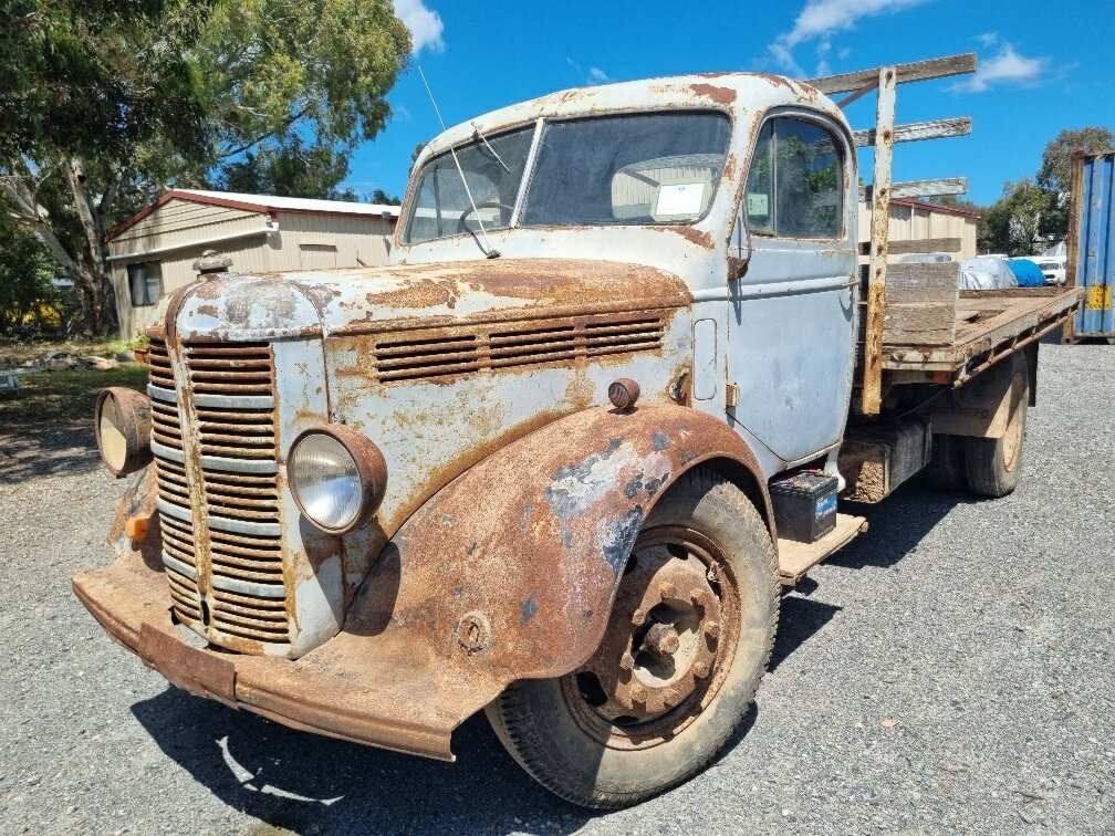 1947 BEDFORD TRUCK
