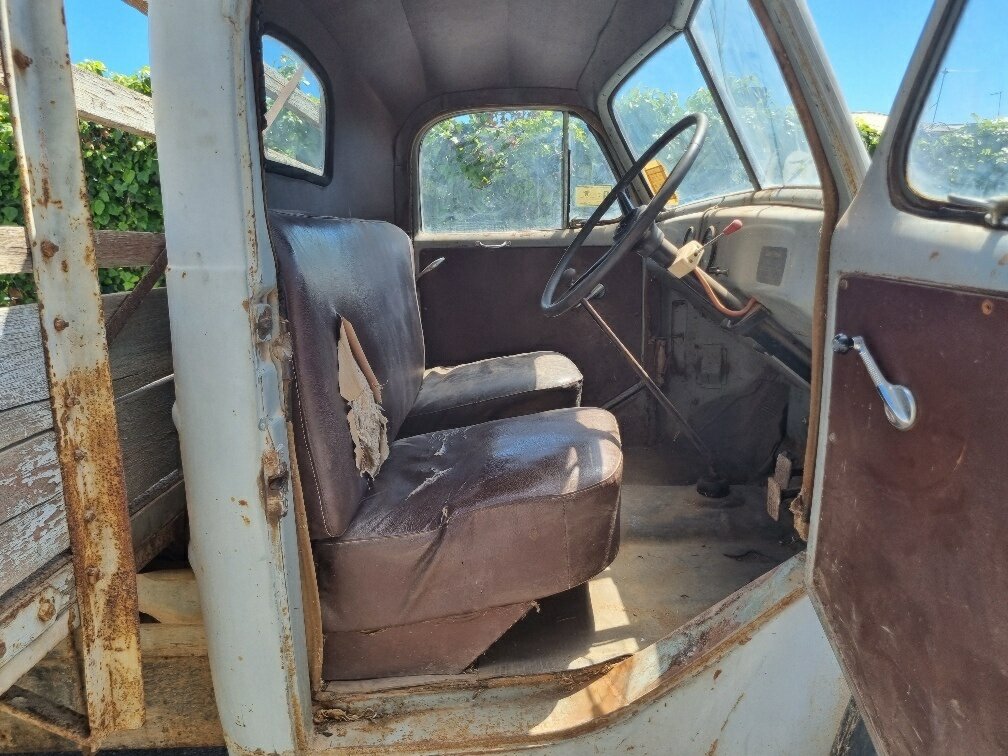 1947 BEDFORD TRUCK