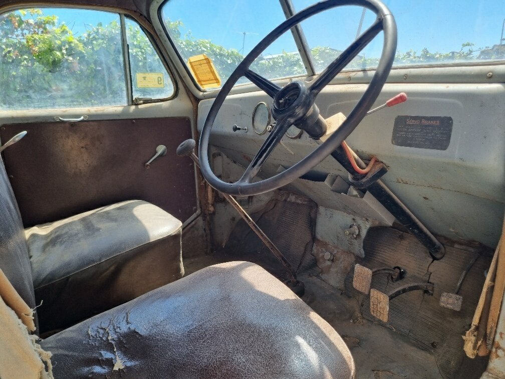 1947 BEDFORD TRUCK