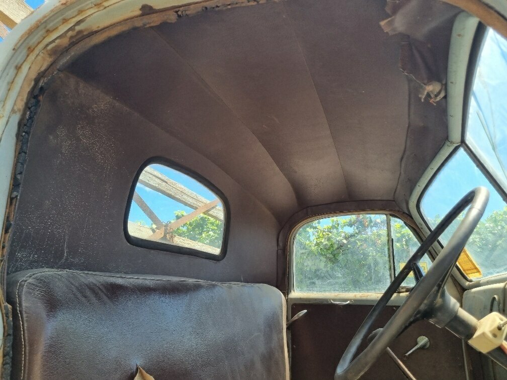 1947 BEDFORD TRUCK