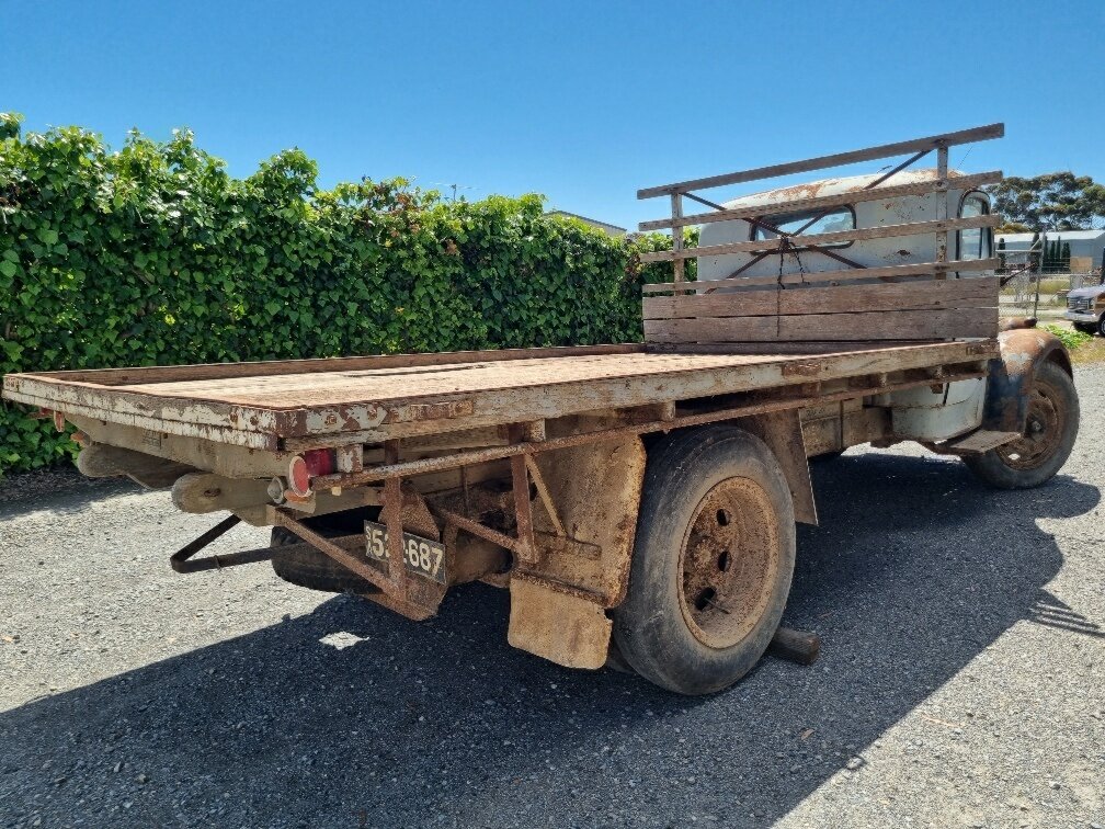1947 BEDFORD TRUCK