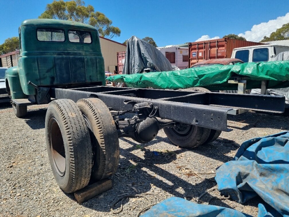 1952 INTERNATIONAL TRACTOR