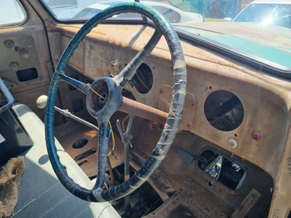 1952 INTERNATIONAL TRACTOR