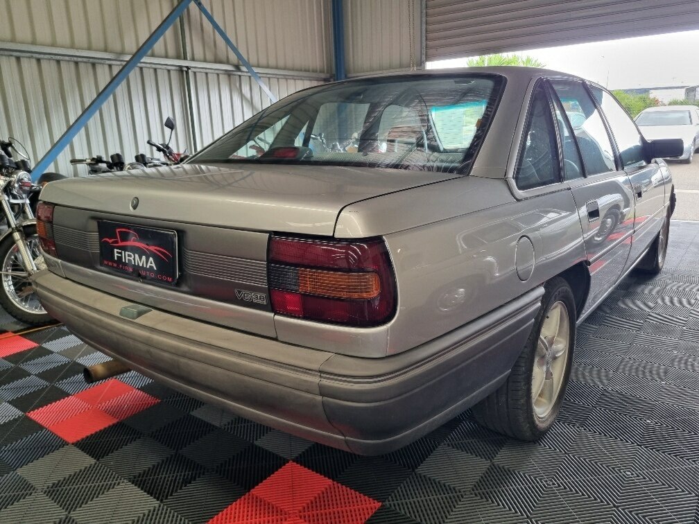 1990 HOLDEN COMMODORE VN V6 MANUAL SEDAN