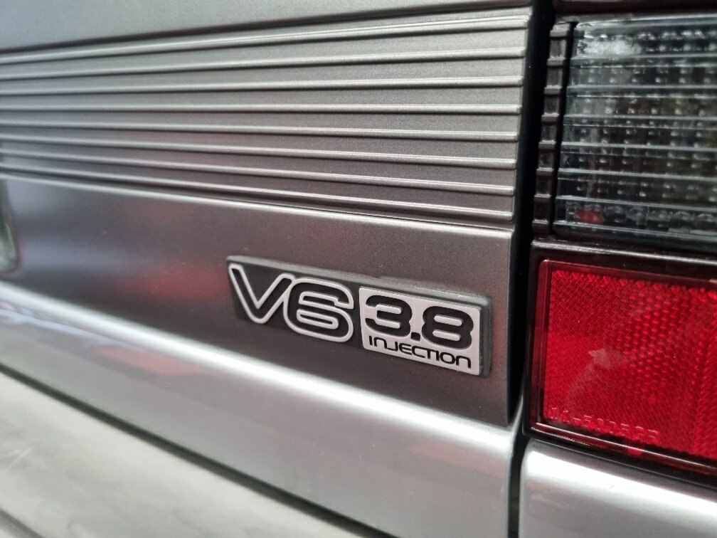 1990 HOLDEN COMMODORE VN V6 MANUAL SEDAN