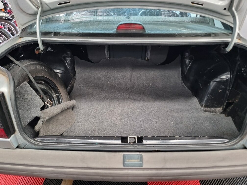 1990 HOLDEN COMMODORE VN V6 MANUAL SEDAN