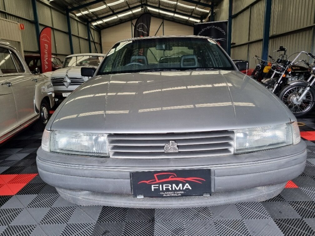 1990 HOLDEN COMMODORE VN V6 MANUAL SEDAN