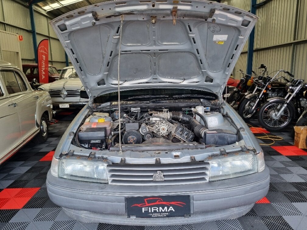 1990 HOLDEN COMMODORE VN V6 MANUAL SEDAN
