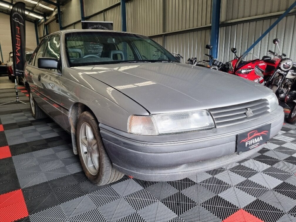 1990 HOLDEN COMMODORE VN V6 MANUAL SEDAN