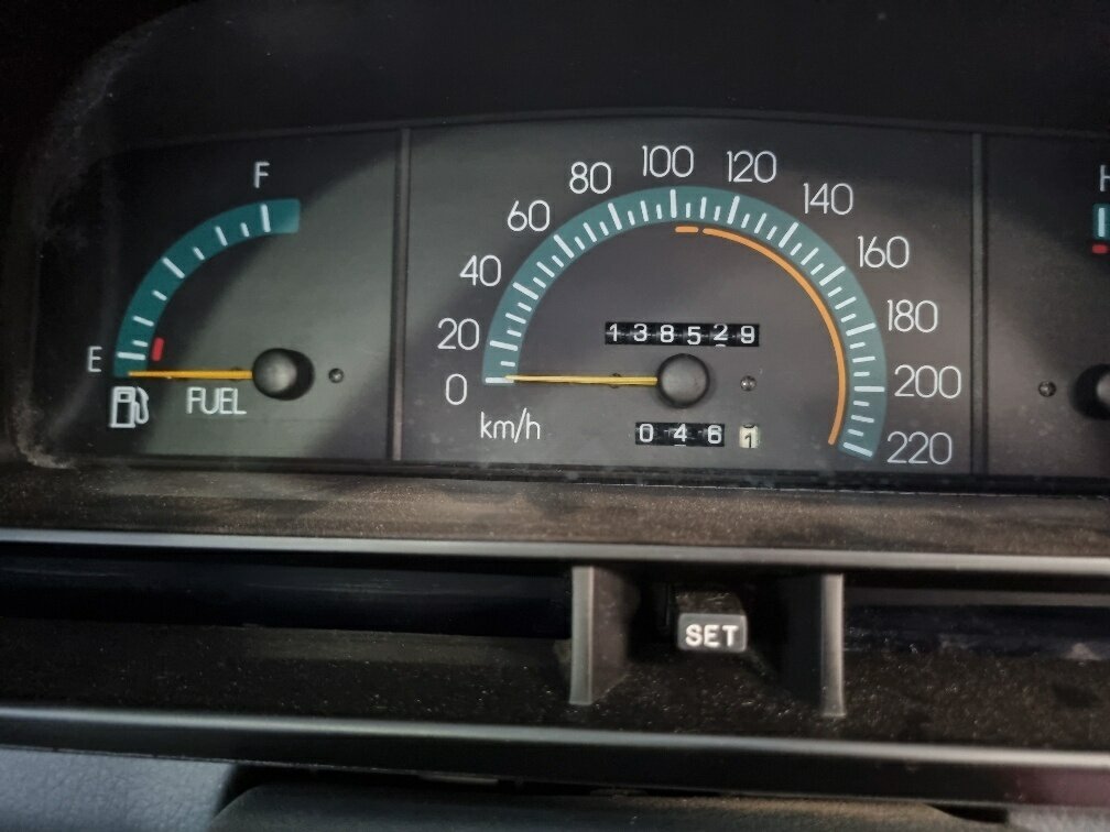 1990 HOLDEN COMMODORE VN V6 MANUAL SEDAN