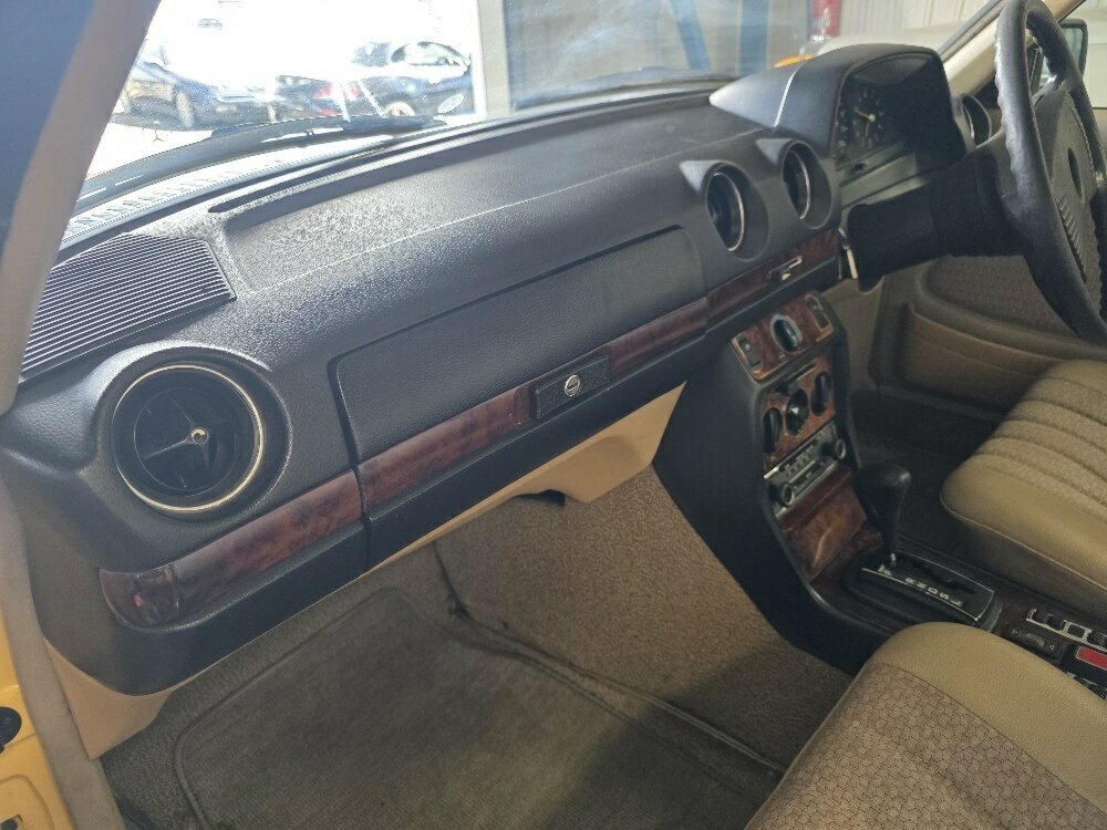 1979 MERCEDES-BENZ 280 W123 CE 4 SP AUTOMATIC 2D COUPE