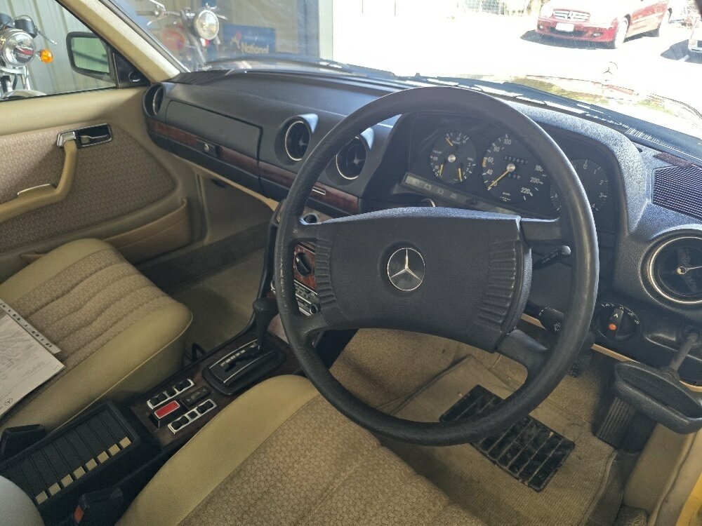 1979 MERCEDES-BENZ 280 W123 CE 4 SP AUTOMATIC 2D COUPE