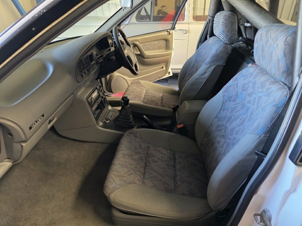 1993 HOLDEN COMMODORE VR S 5 SP MANUAL UTILITY