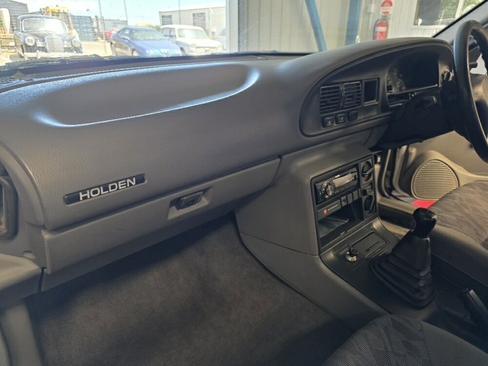 1993 HOLDEN COMMODORE VR S 5 SP MANUAL UTILITY