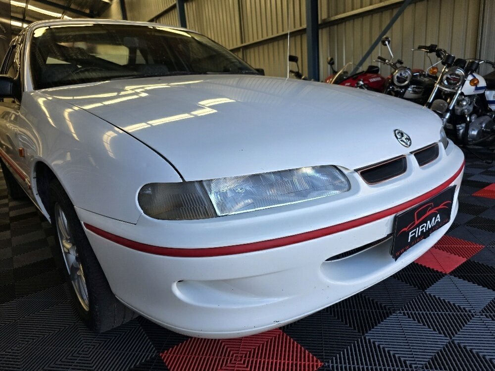 1993 HOLDEN COMMODORE VR S 5 SP MANUAL UTILITY