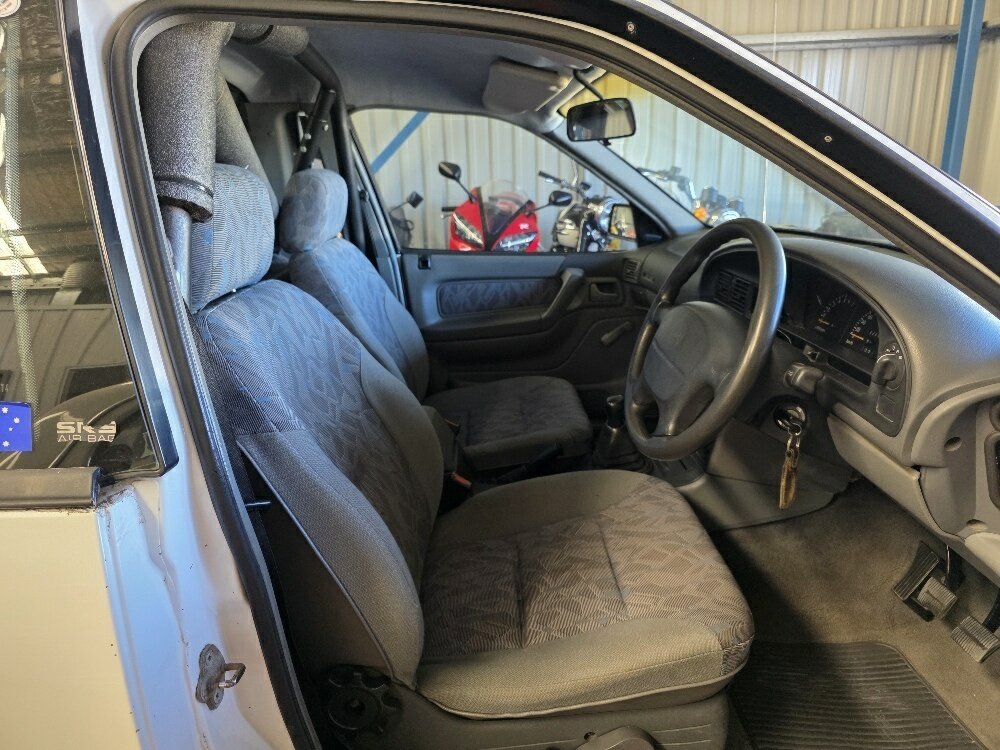1993 HOLDEN COMMODORE VR S 5 SP MANUAL UTILITY