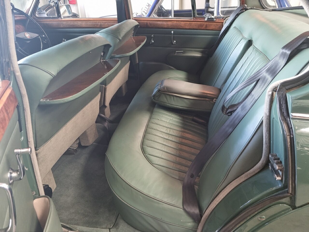 1963 JAGUAR MARK II MANUAL 4D SEDAN