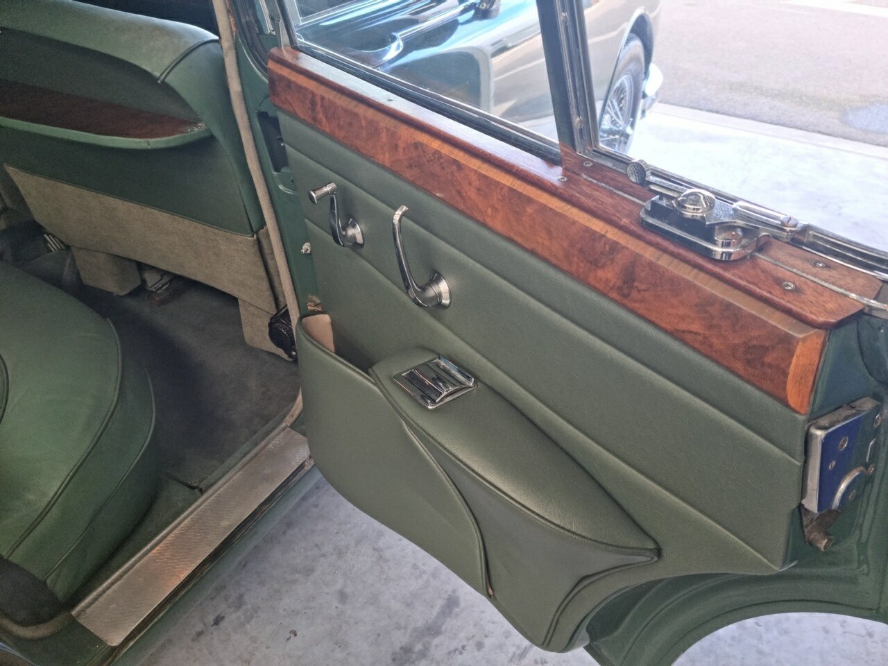 1963 JAGUAR MARK II MANUAL 4D SEDAN