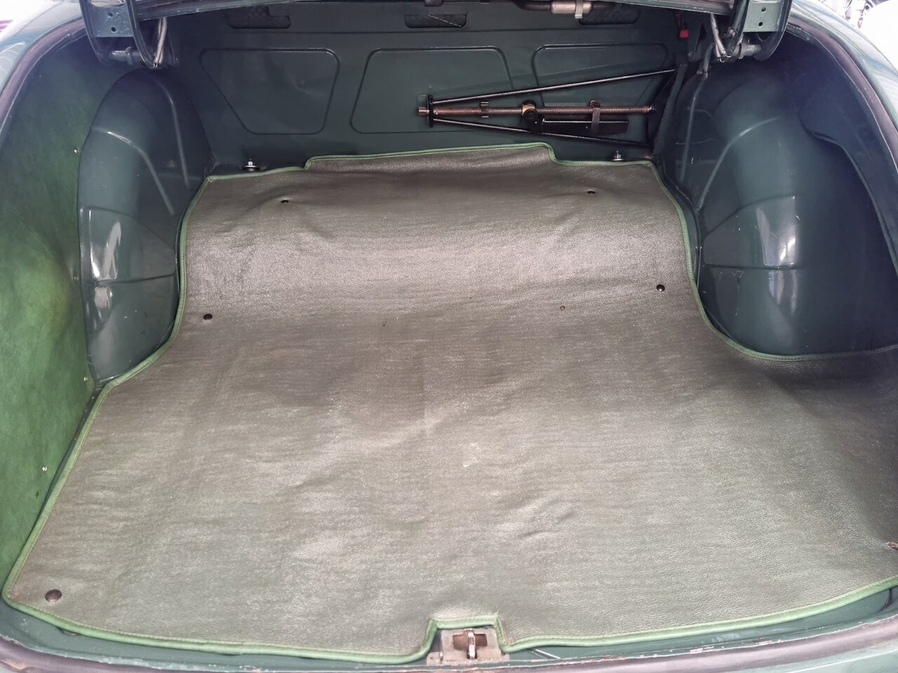 1963 JAGUAR MARK II MANUAL 4D SEDAN